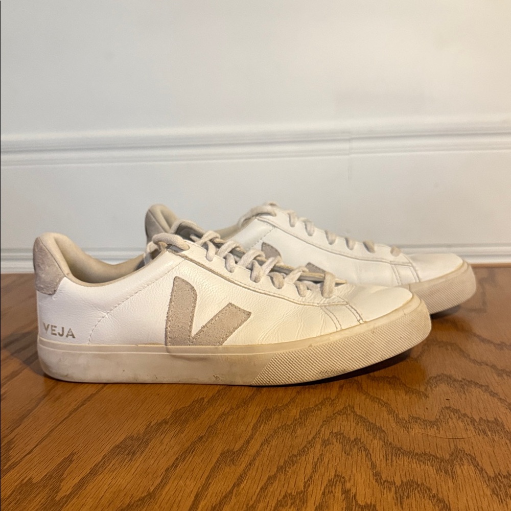 Campo Sneaker in Extra White & Natural Suede Size 42